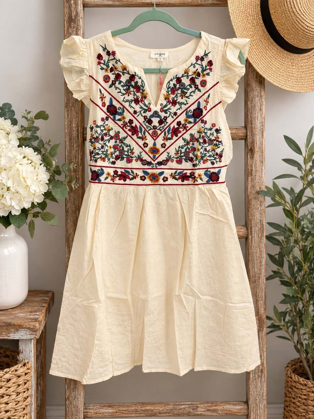 NWT Umgee Embroidered Dress Cream Floral V-Neck Ruffle Sleeve Sz M or L